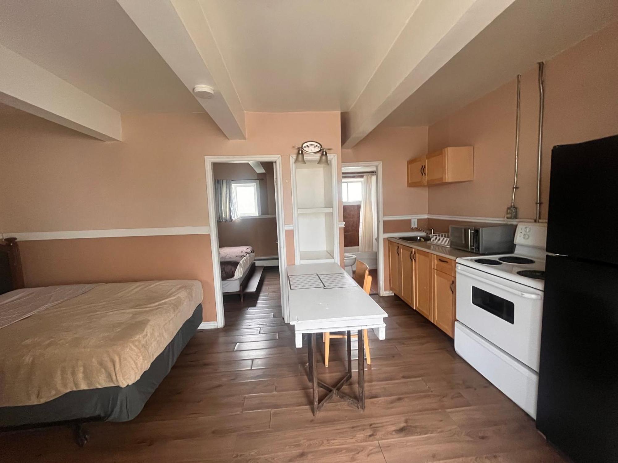 Caravan Motel Fort St. John Екстер'єр фото