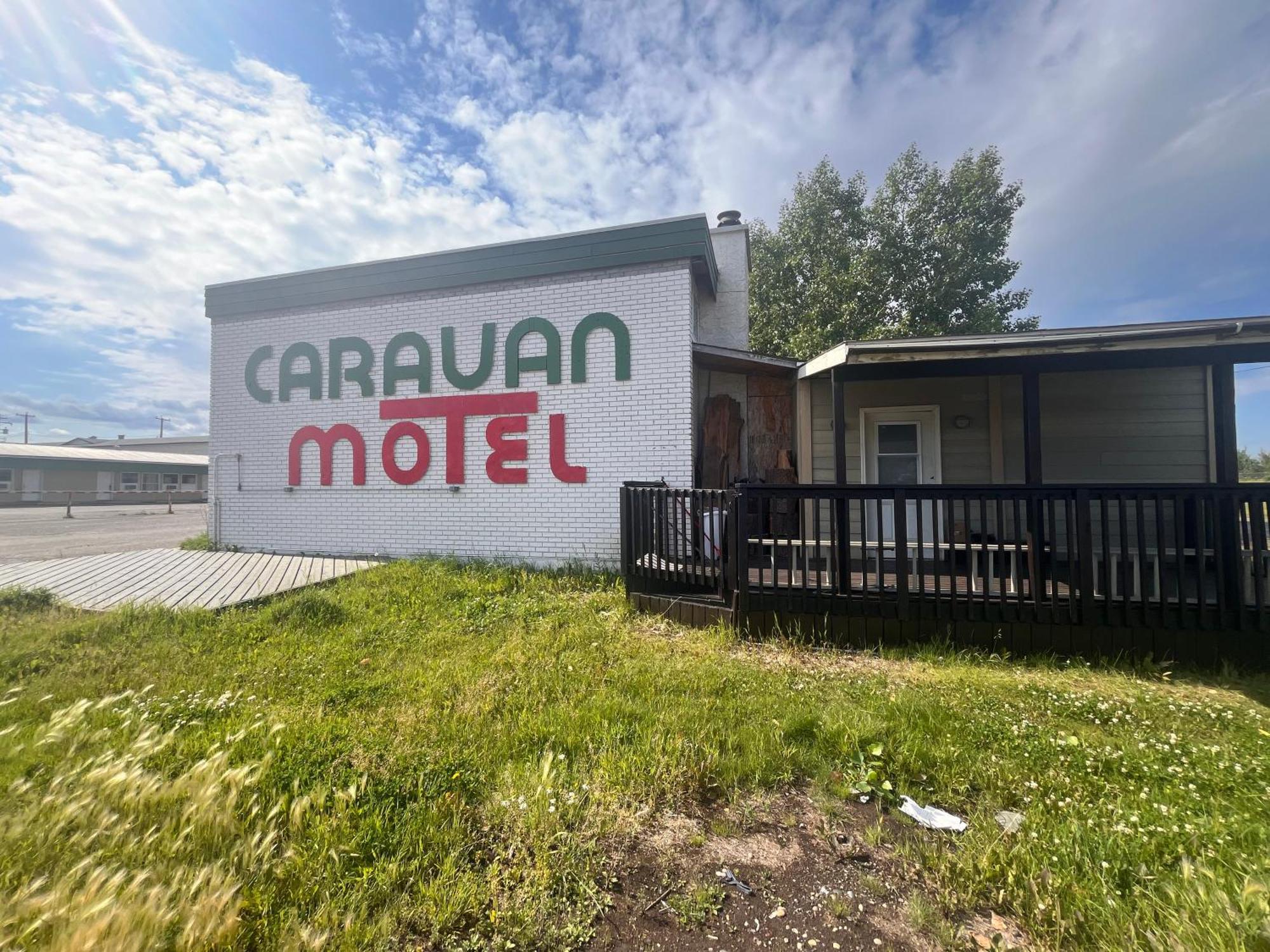 Caravan Motel Fort St. John Екстер'єр фото