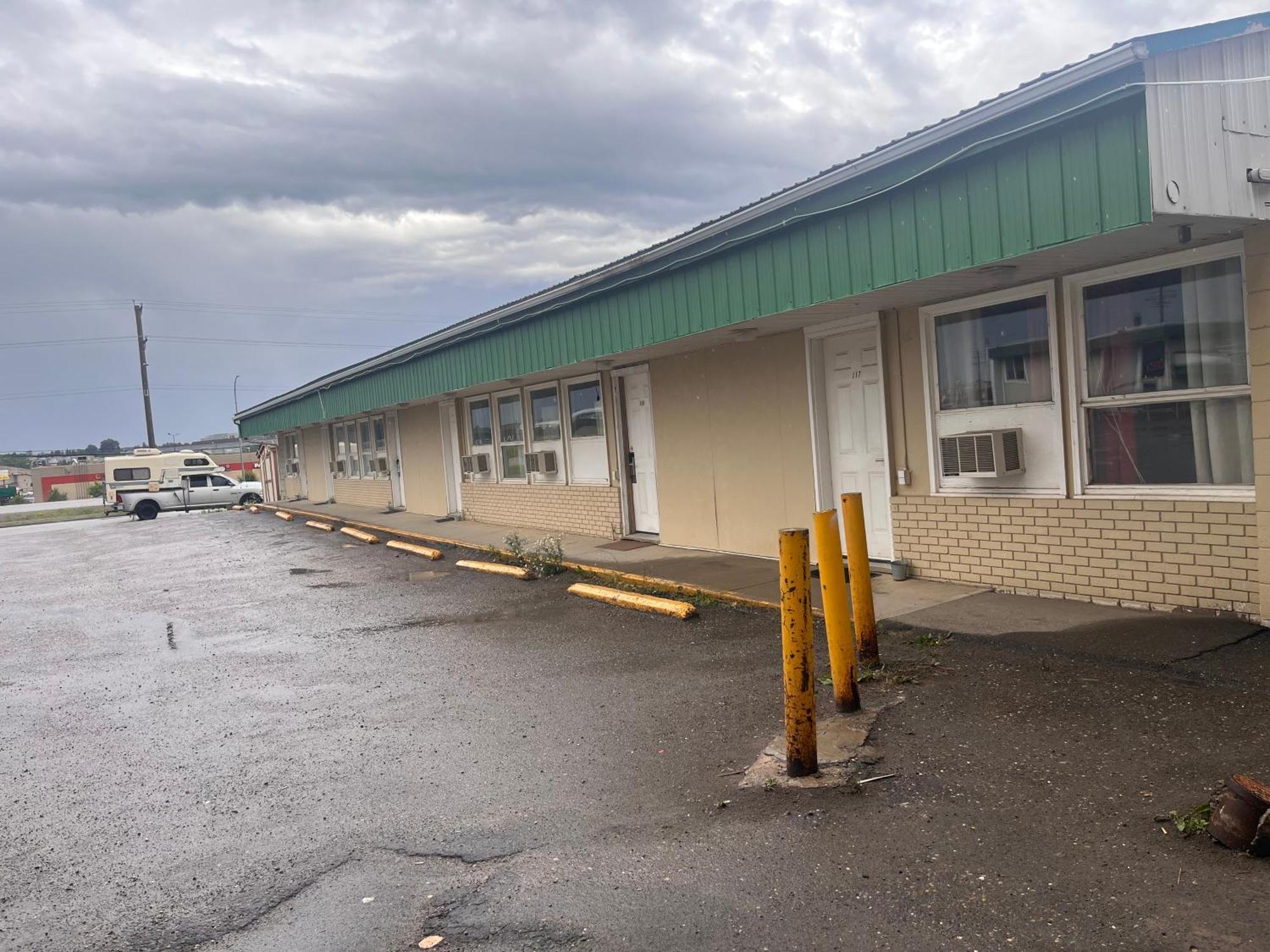 Caravan Motel Fort St. John Екстер'єр фото